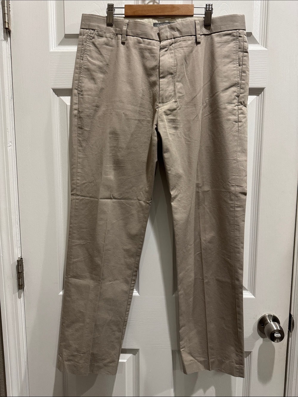 Men's Classic Straight-Fit Chino Pants - Beige